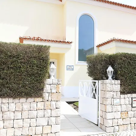 Willa Pluma Rosa Amoreira (Leiria)