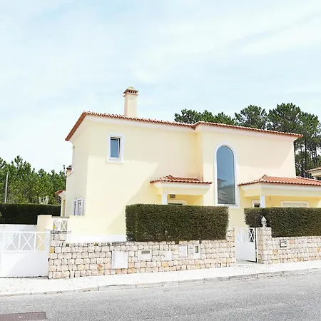 Willa Pluma Rosa Amoreira (Leiria)